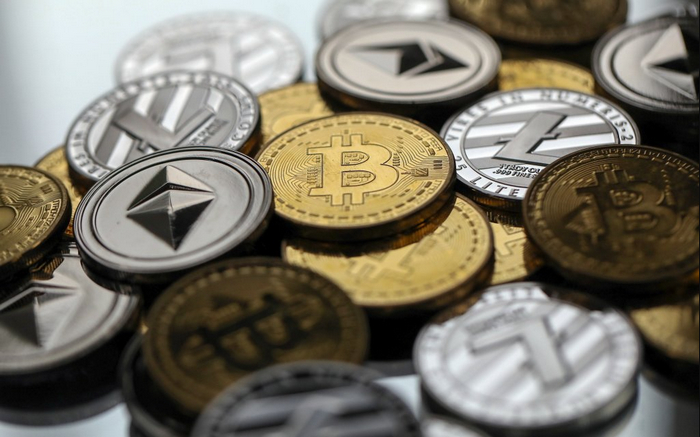 如何通过链上数据(大额转账)预判庄家洗盘动作?